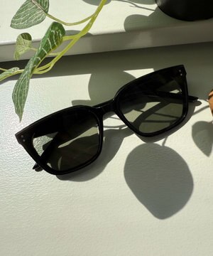  【ユニセックス着用ITEM】フラットカラーレンズウェリントン