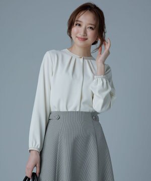  【AIコラボ】フロントボタンタック ブラウス