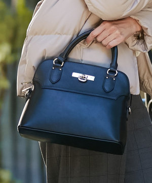 【美人百花11月号掲載】サイドカットレディブガッティ バッグ