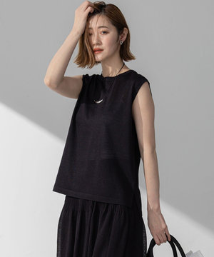 【CanCam10月号掲載/新色追加】シャイニーシアー ノースリーブ ニット