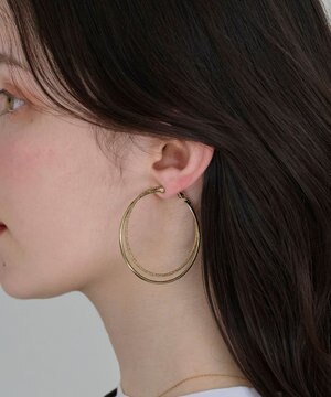  ダブルレイヤードフープイヤリング