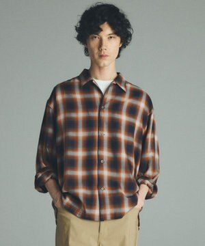 【男女兼用】エアリーシアー オンブレシャツ