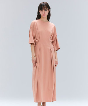  【洗える】S.BABILA / スリットネックウエストタックワンピース