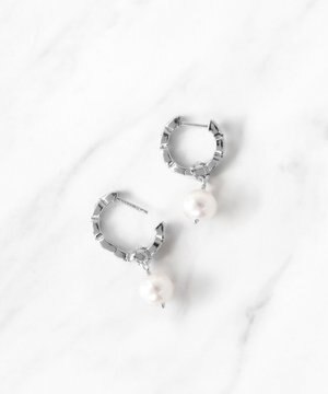  【WEB限定】DAISY PETAL HOOP PIERCED EARRINGS K10ホワイトゴールド 淡水パール 2WAYピアス