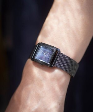  【光発電エコ・ドライブ】ハンサムなスクエアケース 替えバンド付き ブラック ネイビー