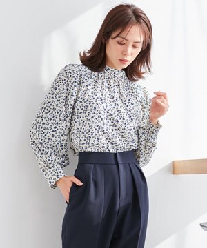  【先行予約・前後着用可】プティフラワープリントハイネック ブラウス