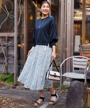 【2SET】タックスリーブ トップス × フラワープリント スカート