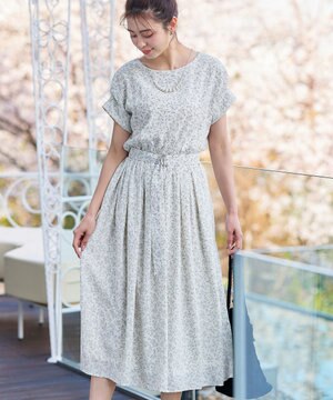  【洗える】花柄タックフレンチスリーブワンピース