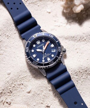  【人気のボーイズサイズダイバー】電池交換不要の光発電エコ・ドライブ搭載ウオッチ