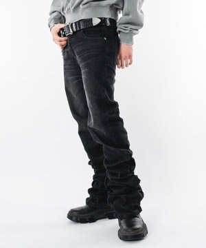  【ユニセックス着用ITEM】シャーリングフレアデニムスキニーパンツ