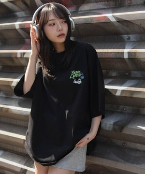  【ユニセックス着用ITEM/SMLサイズ展開】別注BENDAVISグラフィックT（SS）