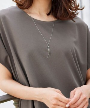  【日本製】大人上品なフラットカーブバーネックレス