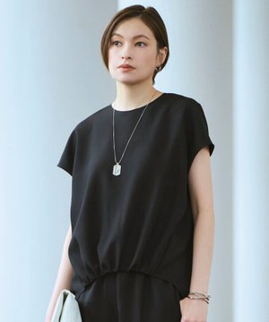  FluidBackSatin フレンチスリーブブラウス