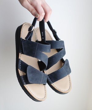 本革 甲幅調整 マジックテープ付きサンダル