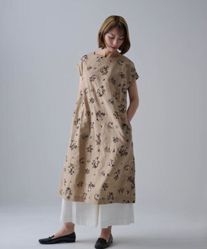  〈コットン×リネン〉〈高品質なドライタッチ生地〉野小花刺繍ゆったりワンピース