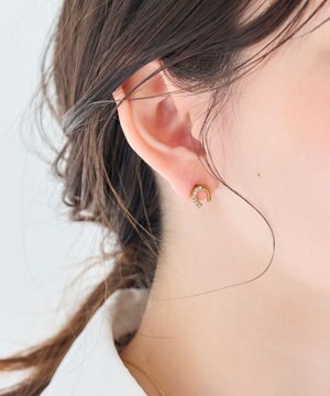  〈金属アレルギー対応〉グロッシーミニホースシューピアス　ゴールド　ステンレス/馬蹄/蹄鉄/ラッキーモチーフ/ギフト/プレゼント