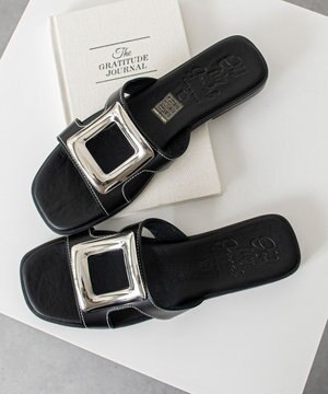  【Oh my Sandals】メタルバックルフラットサンダル