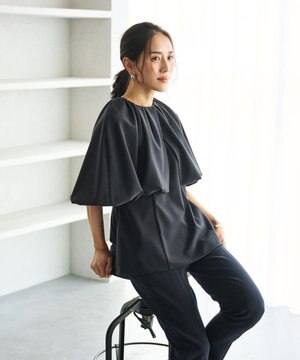 ＜亀恭子さんコラボ＞取り外し可能ケープ付きペプラムブラウス