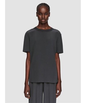 【洗える】クレープ  ド  ソワ　クルーネックTシャツ