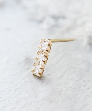  【K10】ストーンバーピアス(片耳)　ゴールド/BOXつき