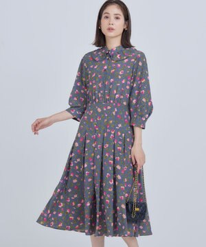  カッティングローズプリント ワンピース