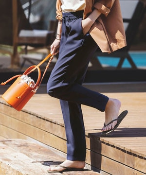 【マガジン掲載】Fluid Back Satin ドロスト パンツ(番号CK28)