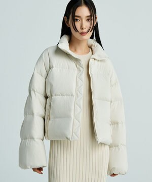BCBGMAXAZRIAホワイトエコファーショートジャケット 芳ばしく