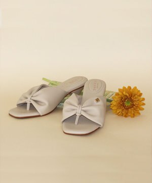 CUSHION RIBBON SANDALS サンダル