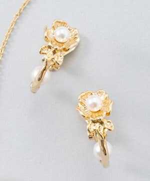  メタルフラワーフープイヤリング