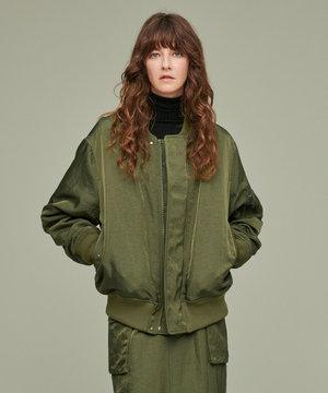 【uncrave WHITE】グロッシーパディング ブルゾン