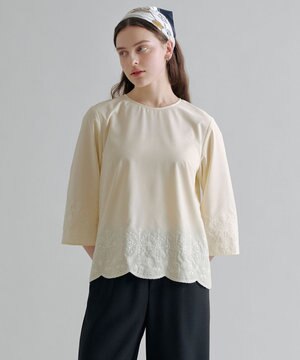  【一枚で着映え】ストライプ×エンブロイダリー クルーネック ブラウス