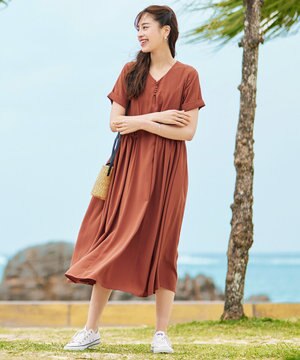  【洗える】サイドギャザーワンピース