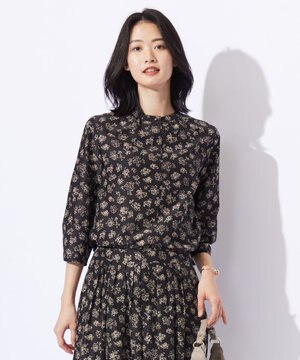  【洗える】ラインフラワープリント ブラウス