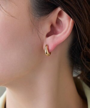  【金属アレルギー対応】【痛くないシリーズ】ぷっくりモードクリスタルループフィットイヤリング　ゴールド