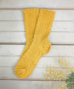 ケーブル柄編みソックス