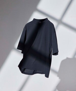 【WEB限定】【新素材 / 新型】エンジニアドテックＴ　リラックスフォルムモックネックＴシャツ
