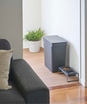  密閉ペットフードストッカー タワー 12kg 計量カップ付 ブラック