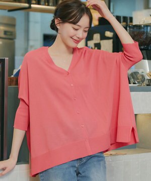  軽やかニットドルマンカーディガン