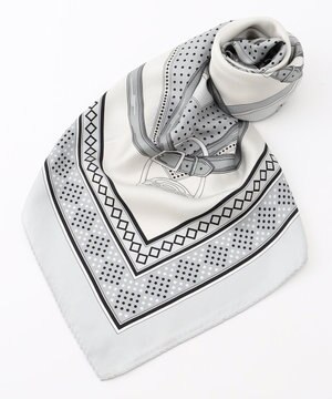 スクエア型 スカーフ(チェーン柄)