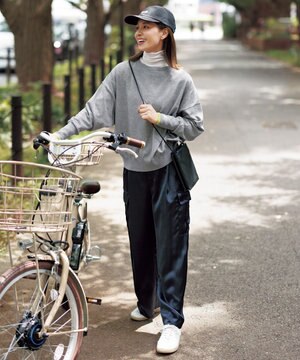  サテン カーゴパンツ