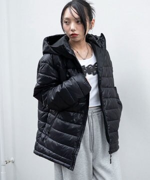  【ユニセックス着用ITEM】コンパクトフィットパファーフーディー