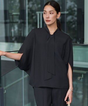  【先行予約】 FluidBackSatin ドルマンスリーブボウタイブラウス