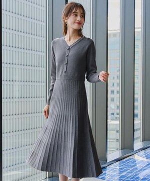  【洗える】くるみ釦ニットワンピース