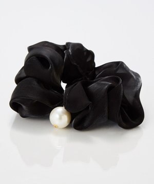  ボリューミーシアーシュシュ　ブラック/パール/大ぶり