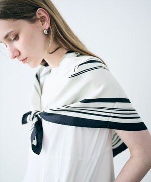  スクエア シルクスカーフ