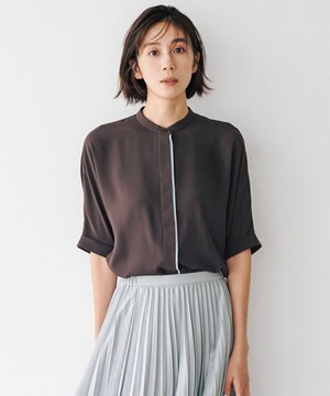  【新色追加・WEB限定カラーあり】BackSatinAmunzen 5分袖バンドカラーブラウス