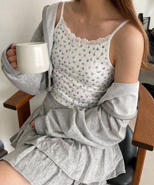  【カップ付きインナー】花柄レースカップインキャミ