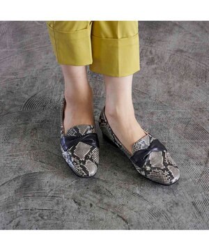  <D'ICI>スクエアトゥモチーフローファー