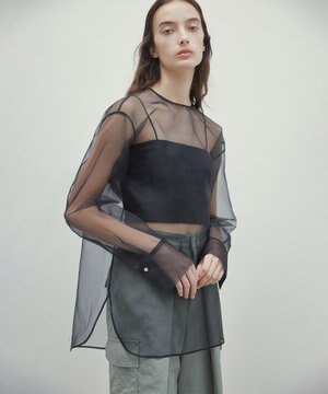  ERICA / シルクシースルークルーネックブラウス