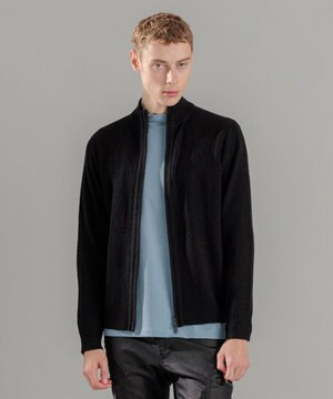   新柄【洗える】シルクバルキー　　ハイネックジップアップニット